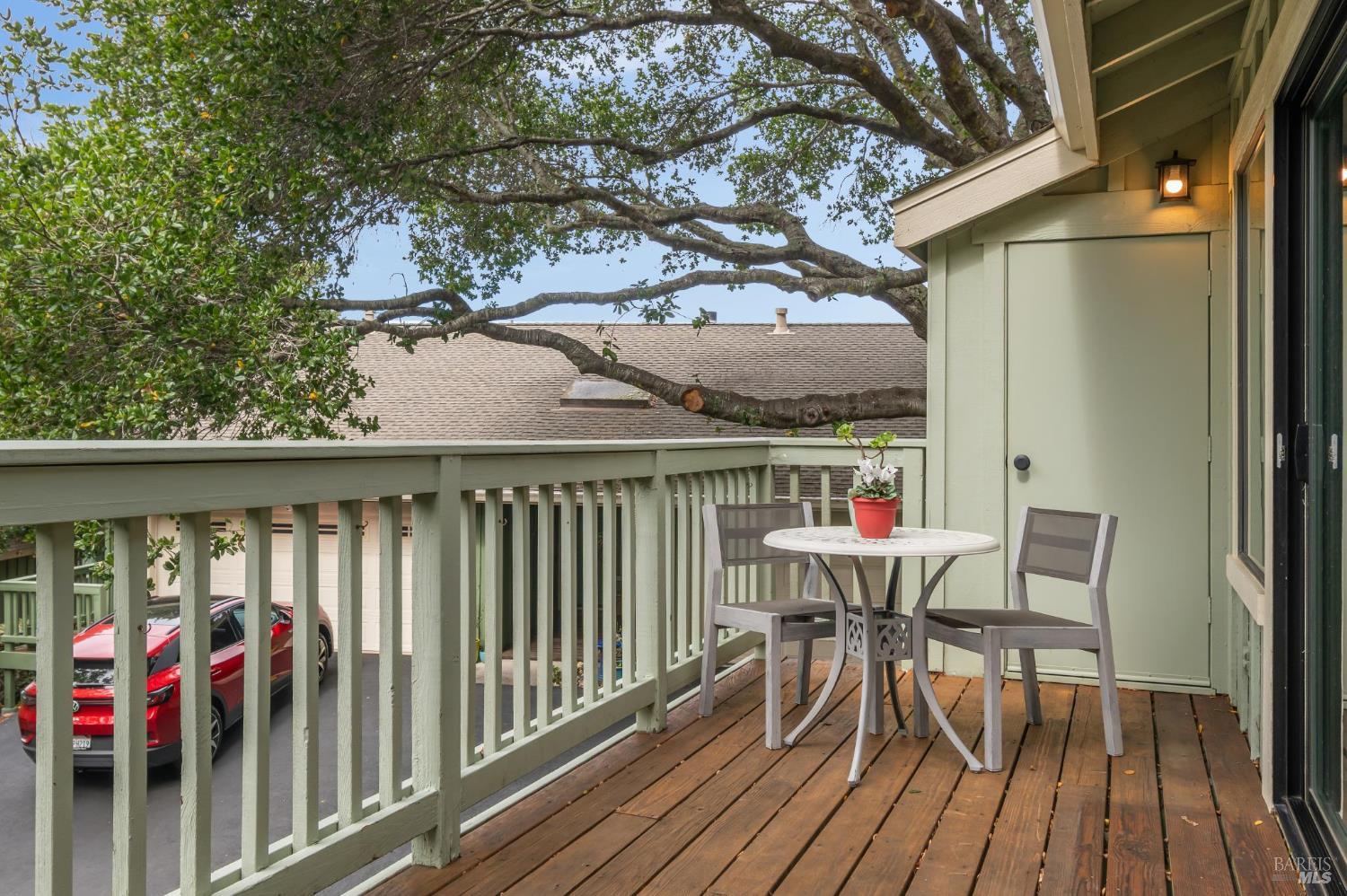 10 Tanoak Court