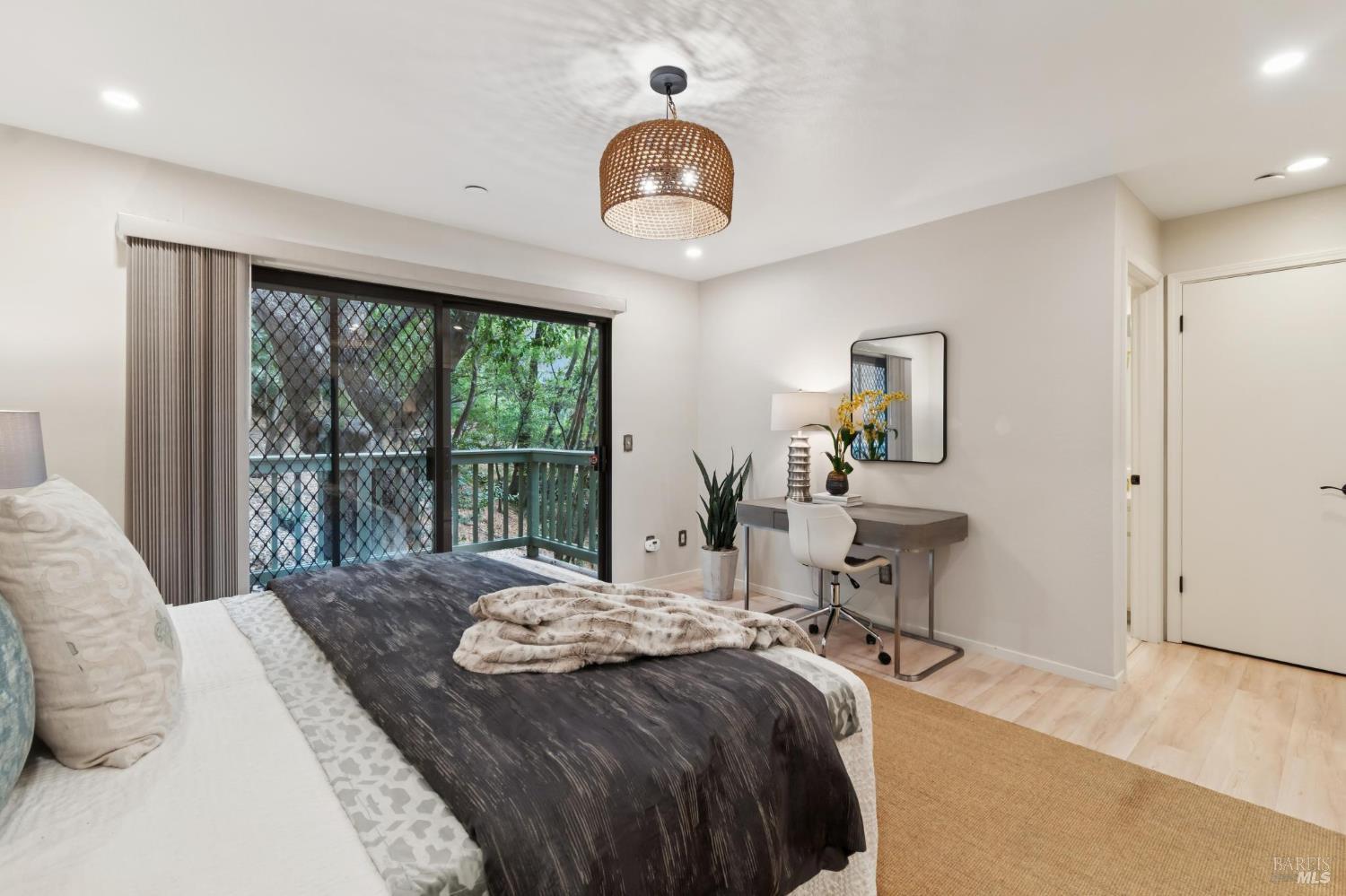 10 Tanoak Court