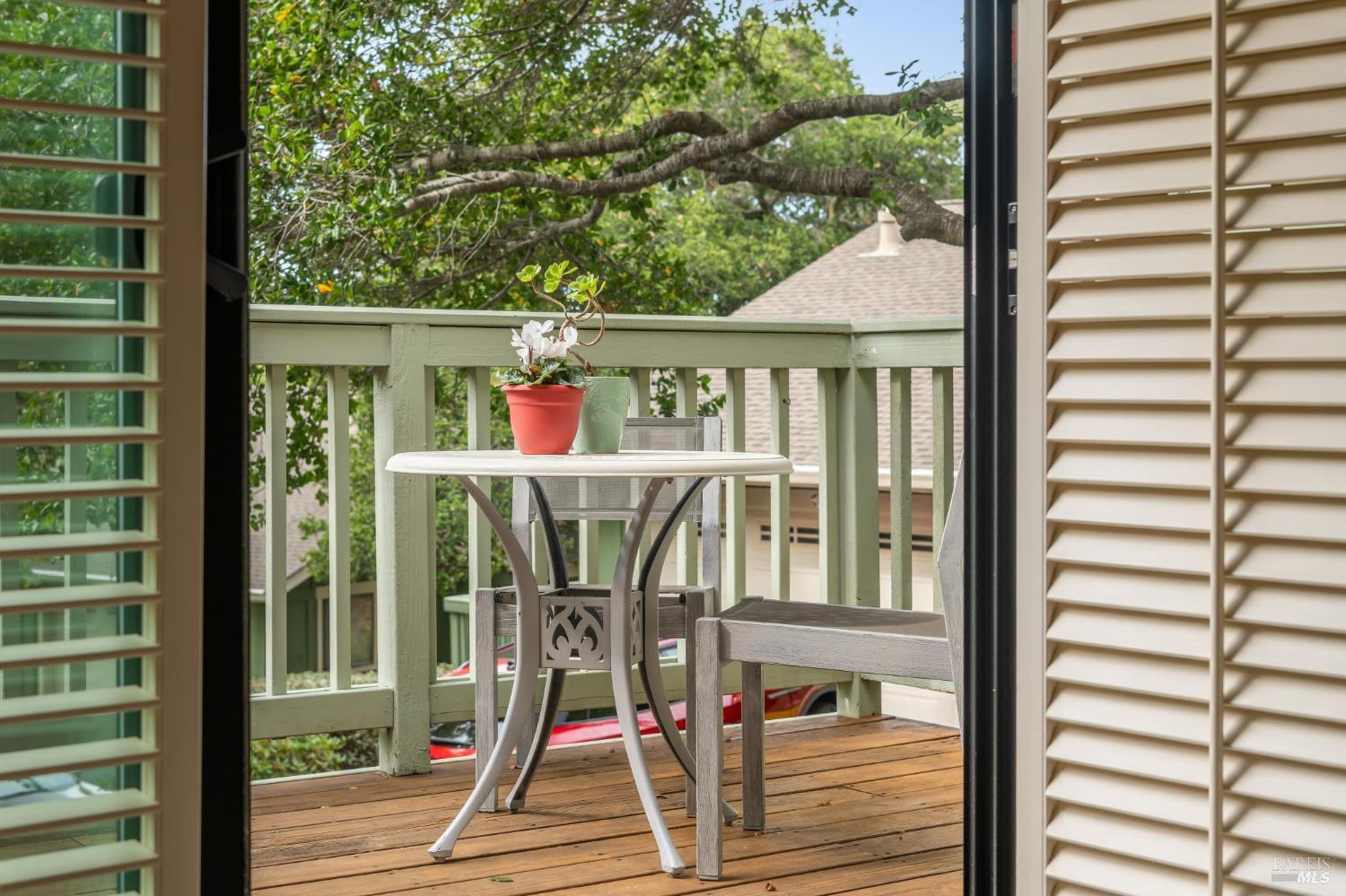 10 Tanoak Court