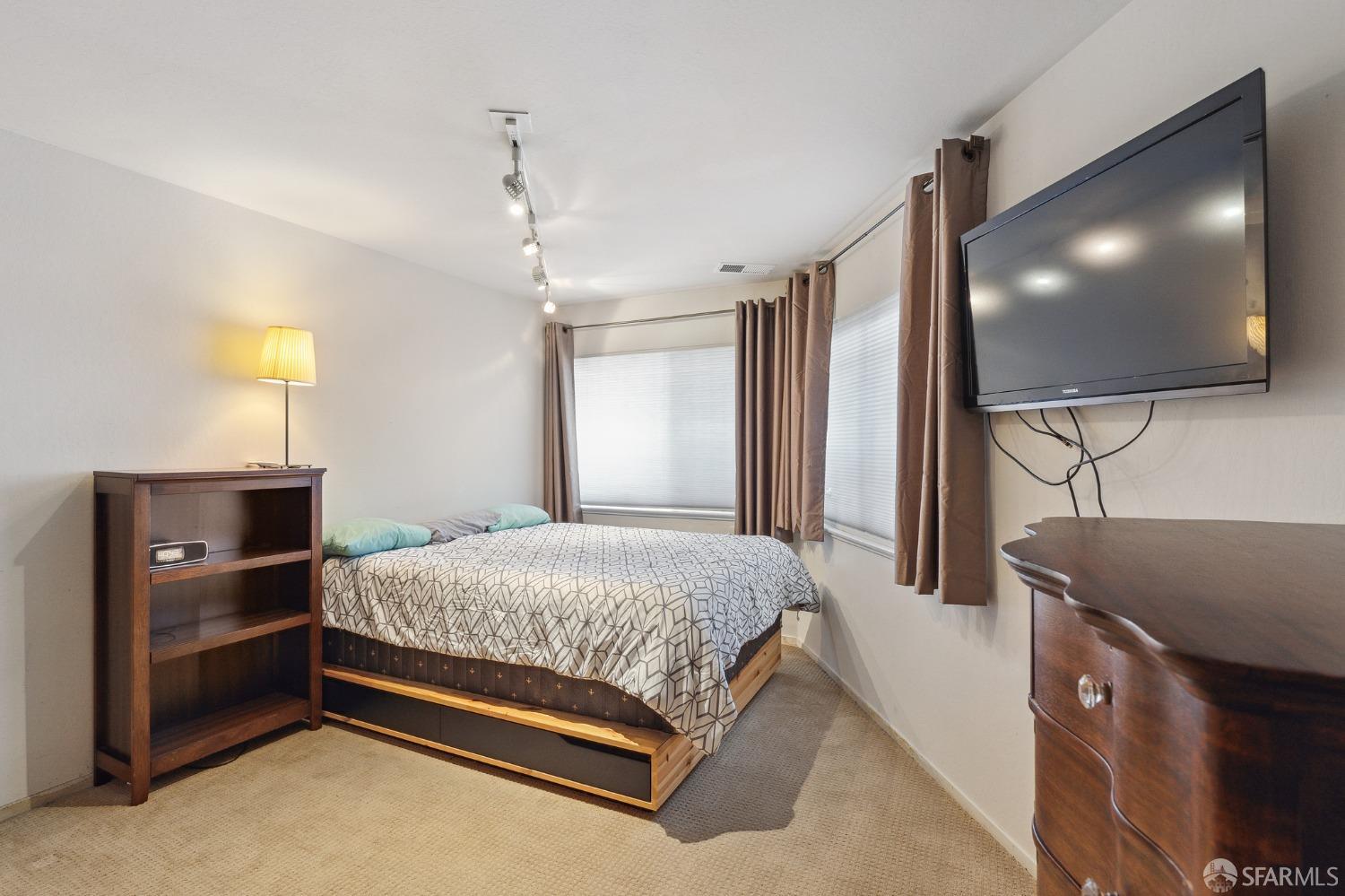 15 Staples Avenue