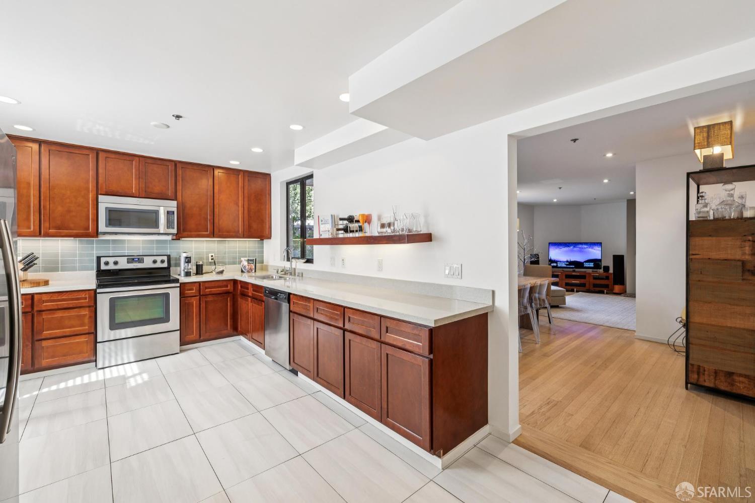 156 Lombard Street # 37