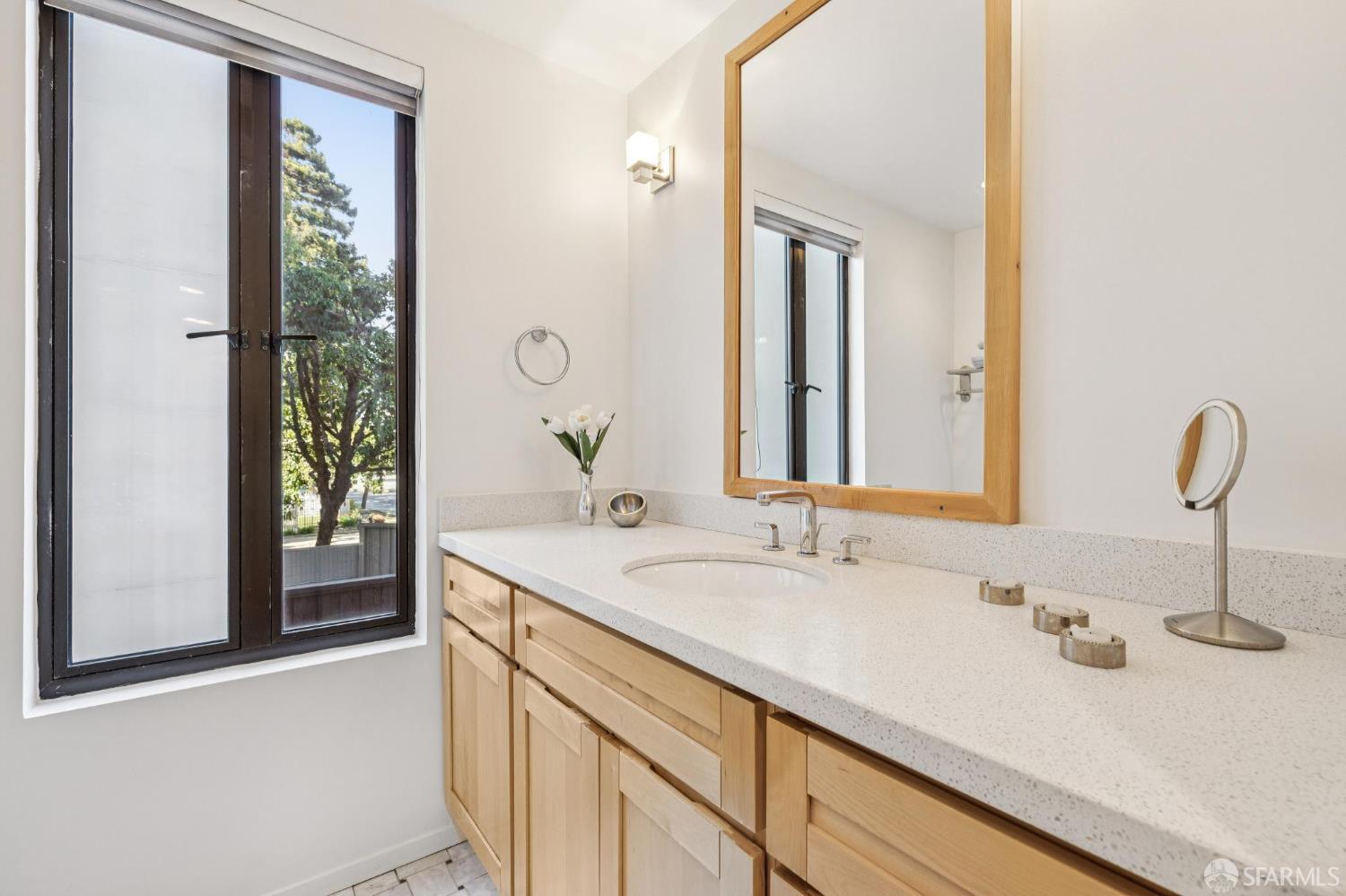 156 Lombard Street # 37