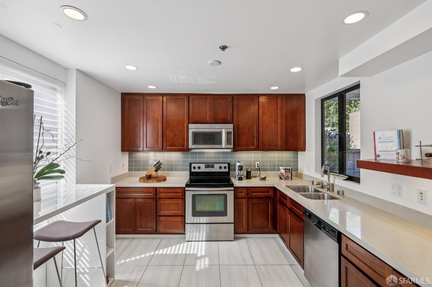 156 Lombard Street # 37