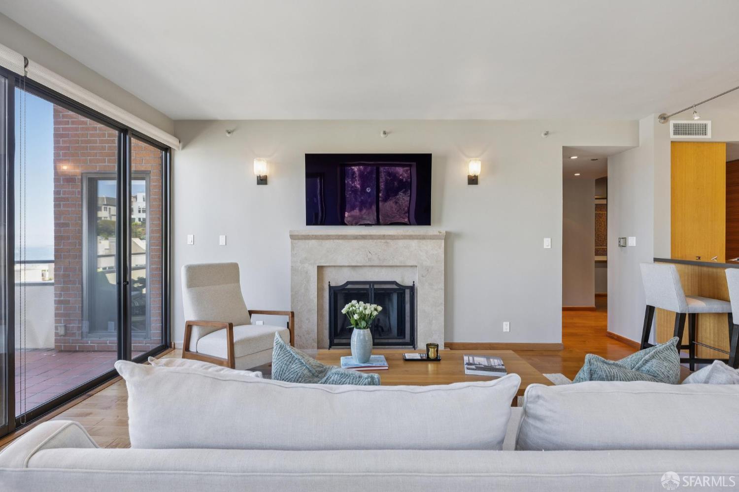 101 Lombard Street # 901W