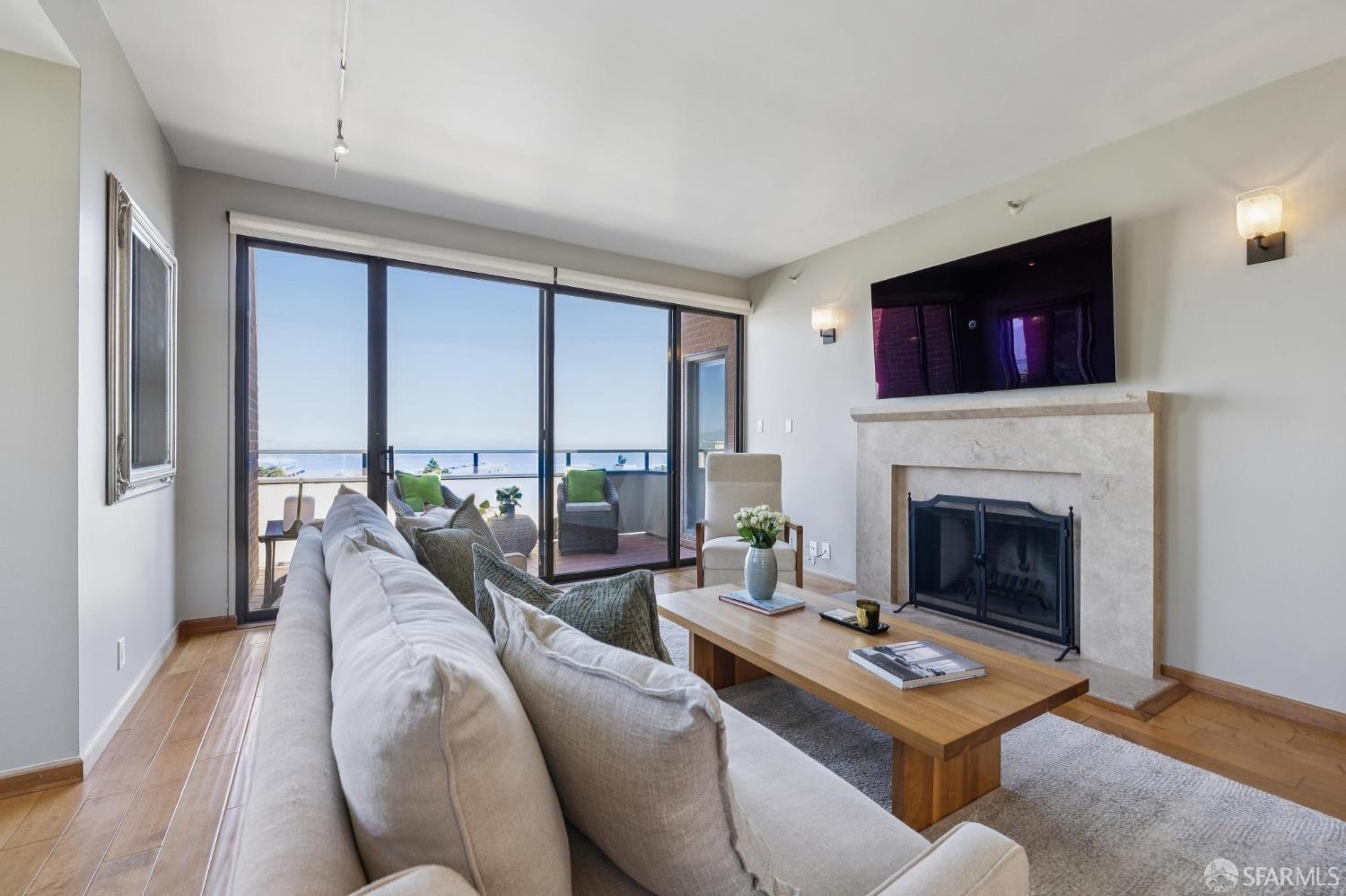 101 Lombard Street # 901W