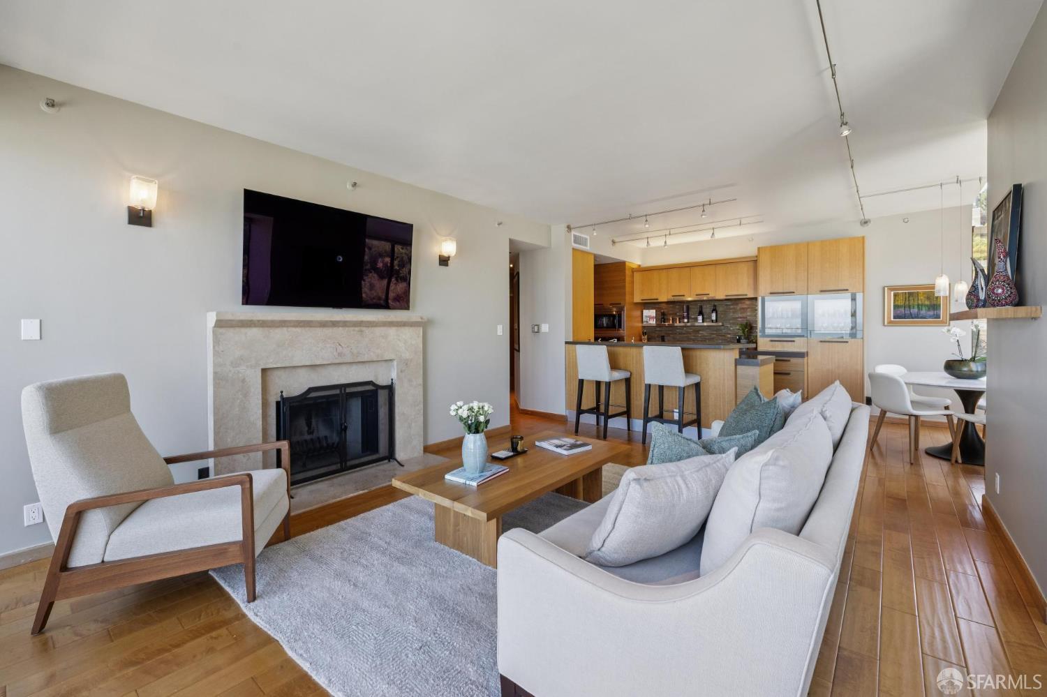 101 Lombard Street # 901W