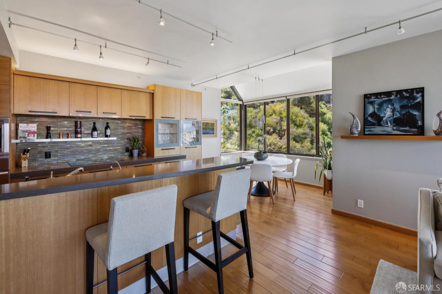 101 Lombard Street # 901W