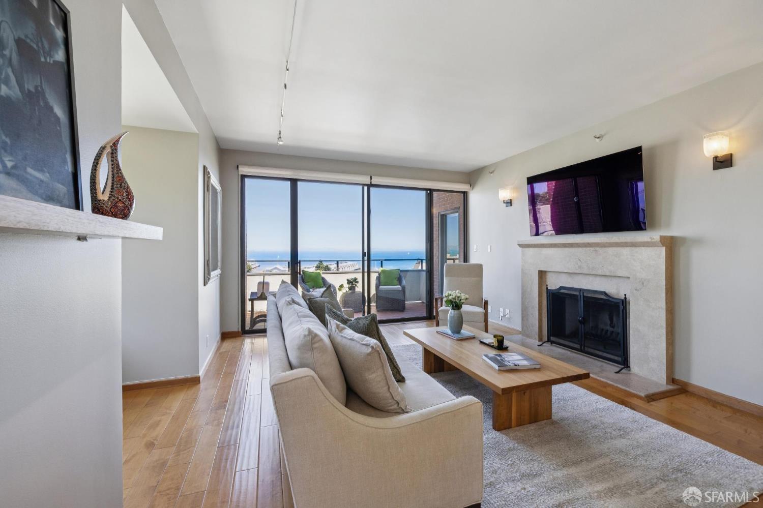 101 Lombard Street # 901W