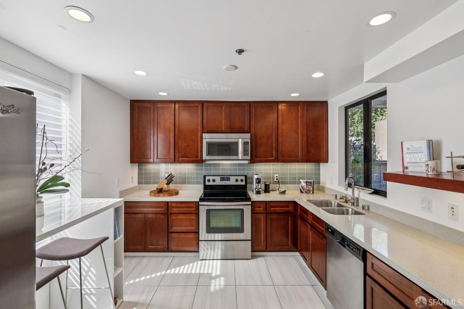 156 Lombard Street # 37
