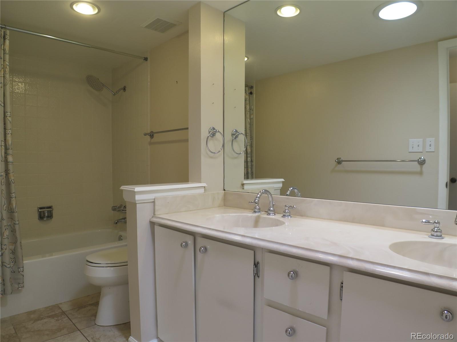 4250 S Olive Street Unit: 202