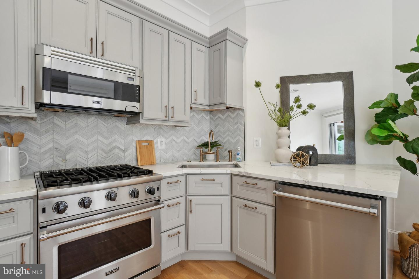 408 M St NW #4