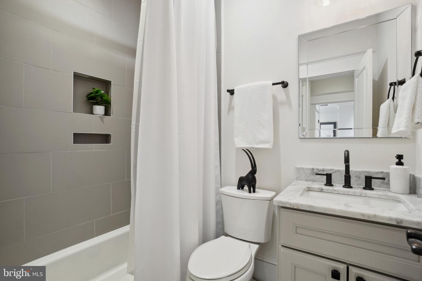 408 M St NW #4