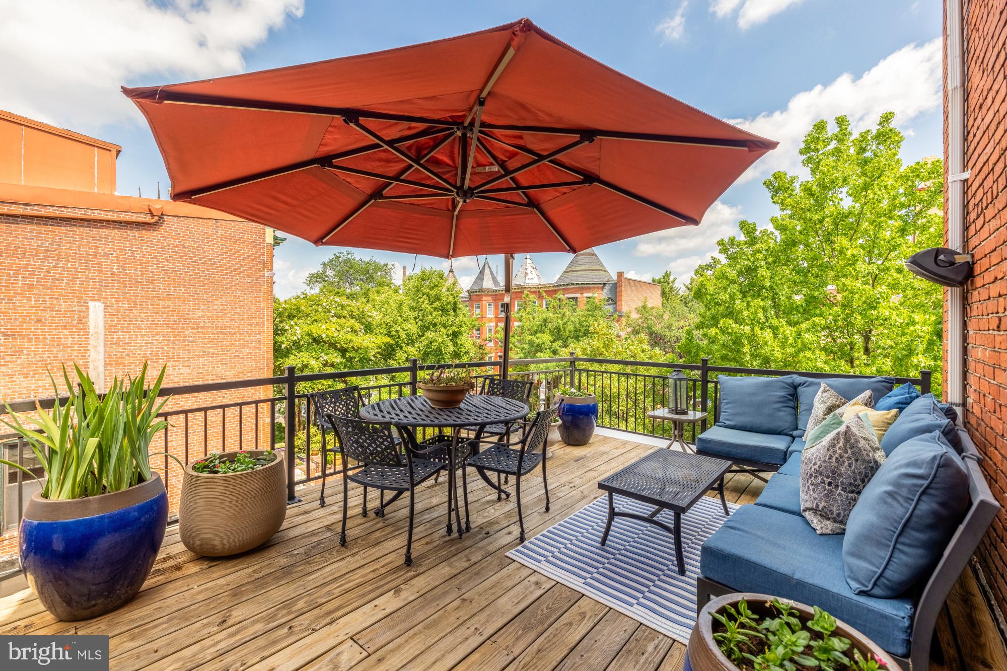 100 W St NW