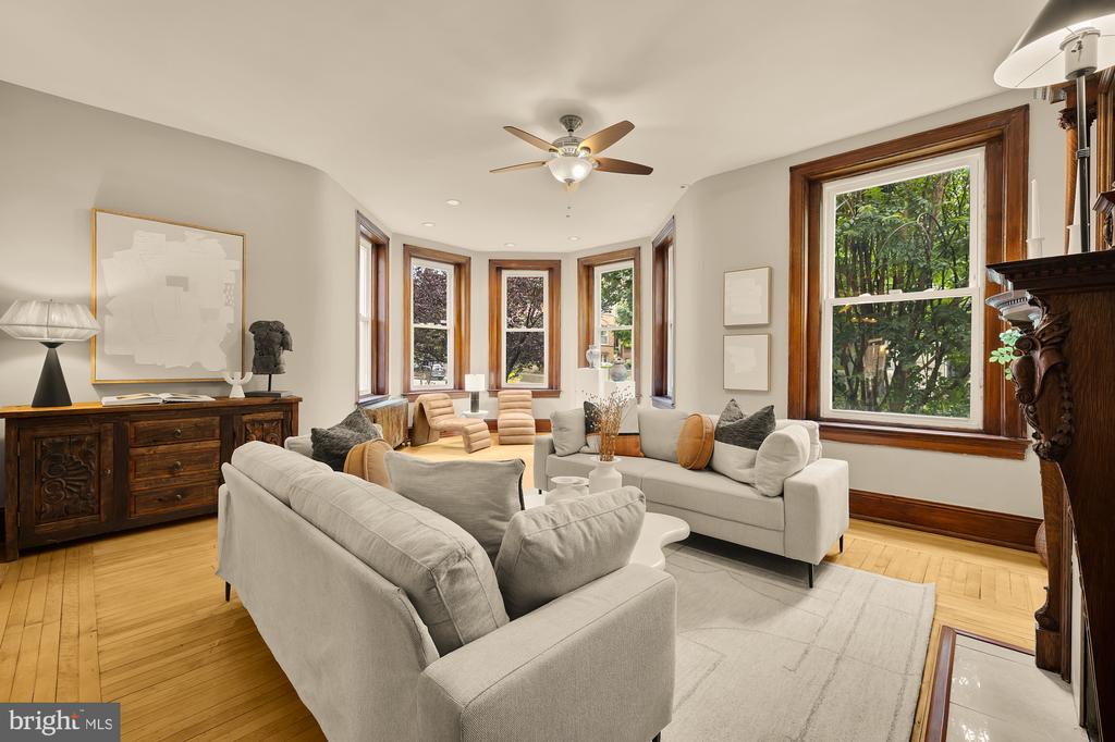 100 W St NW