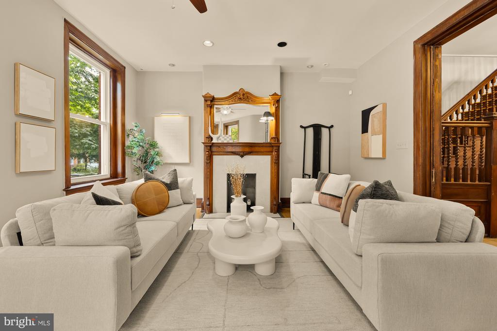 100 W St NW