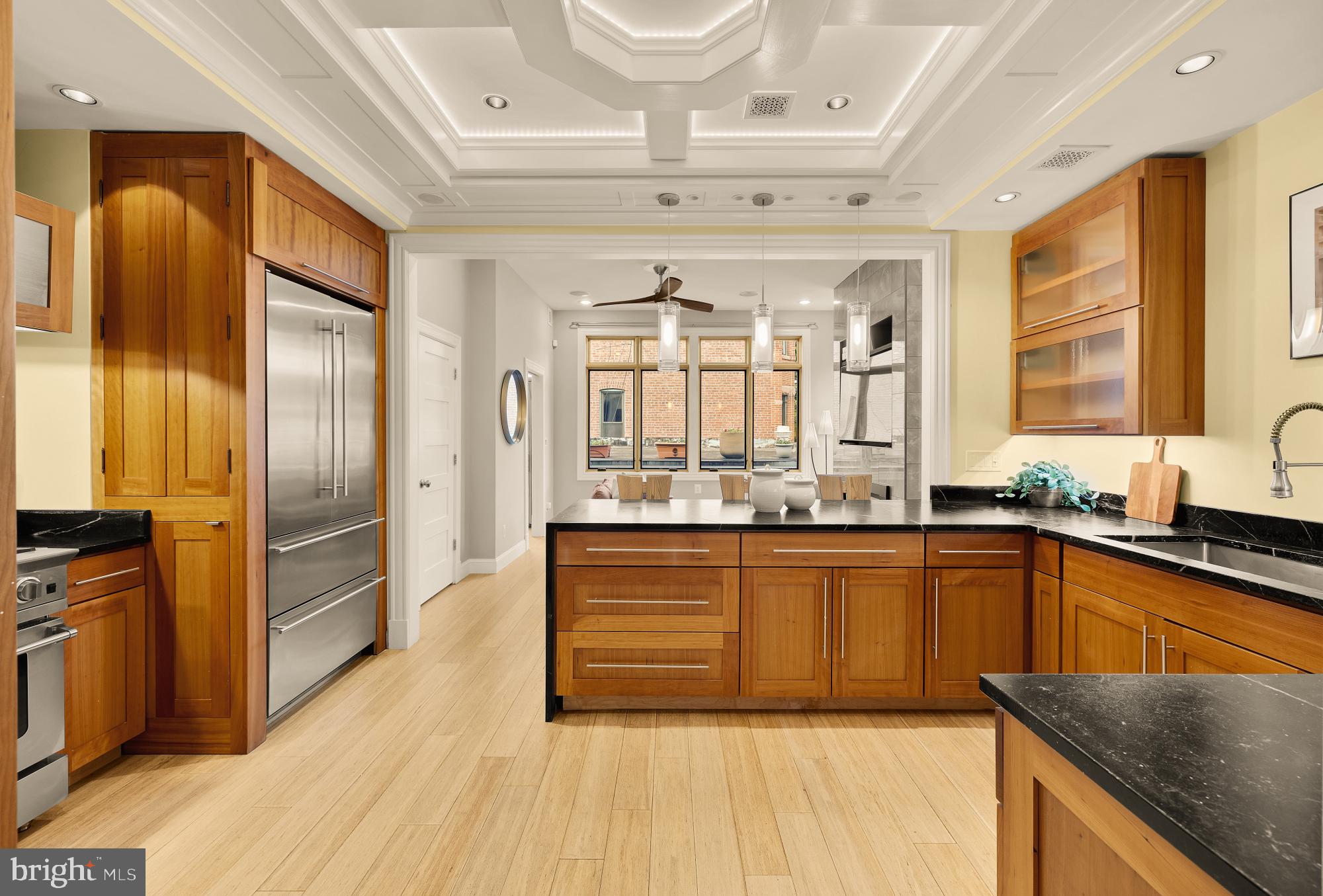 100 W St NW