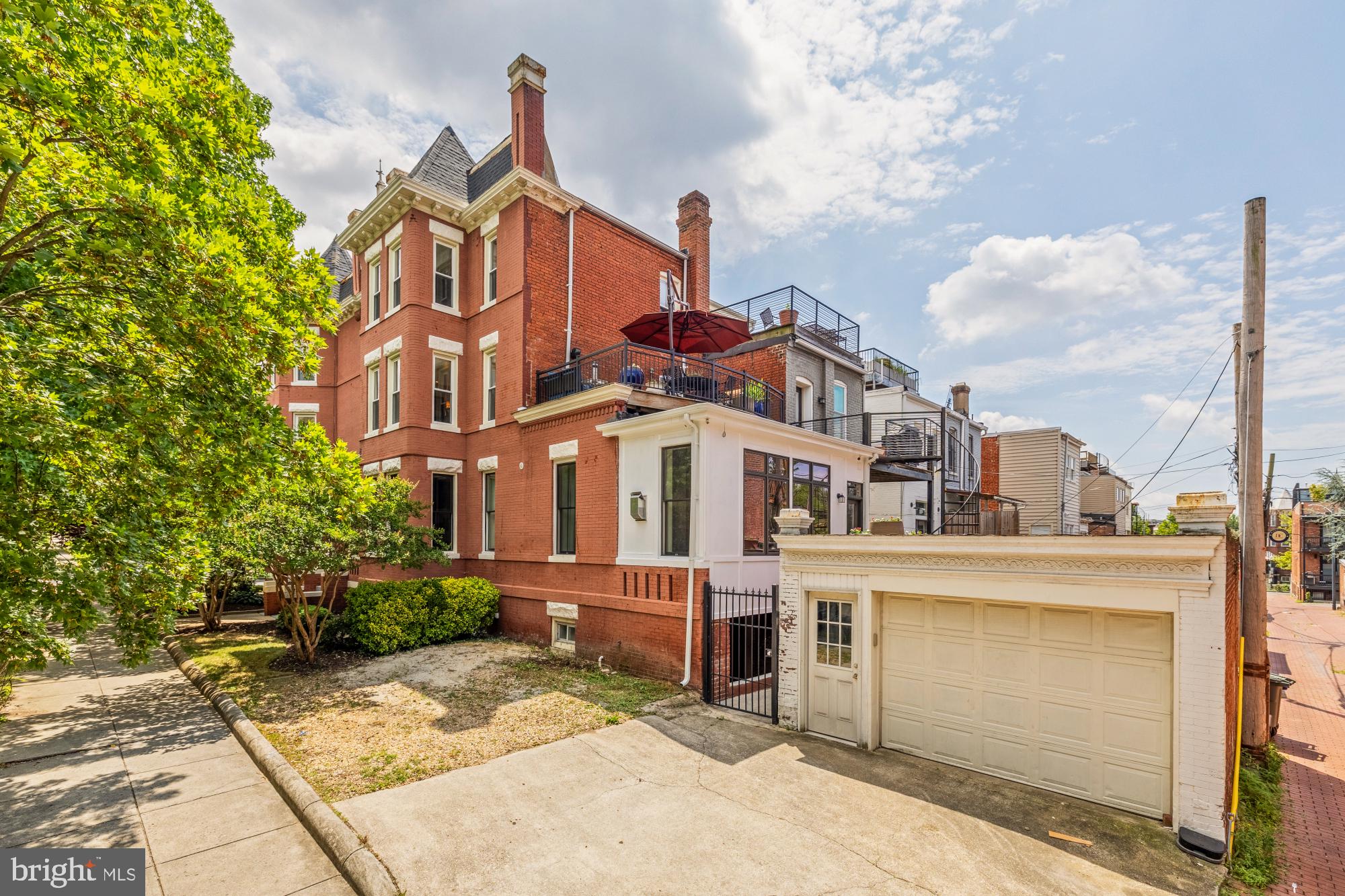 100 W St NW