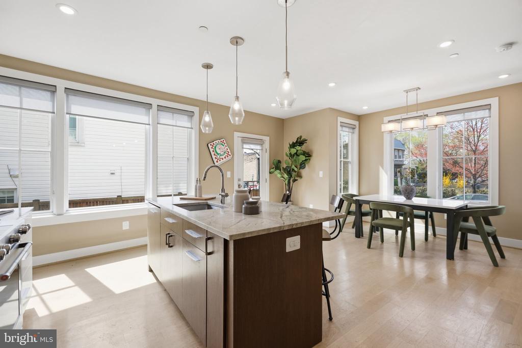 1301 POTOMAC AVENUE SE 2