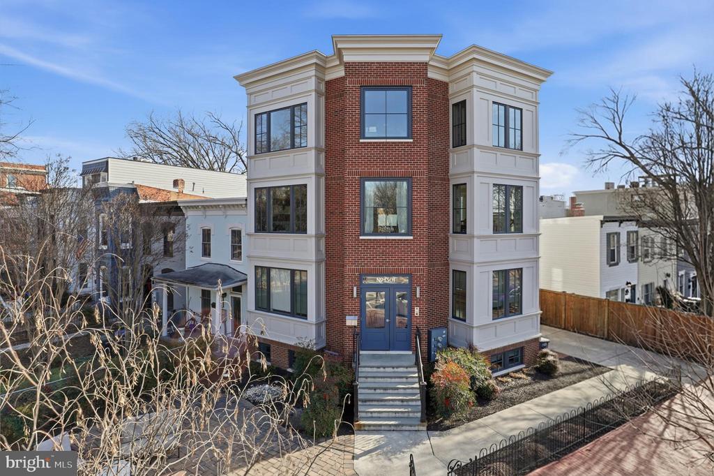 1301 POTOMAC AVENUE SE 2