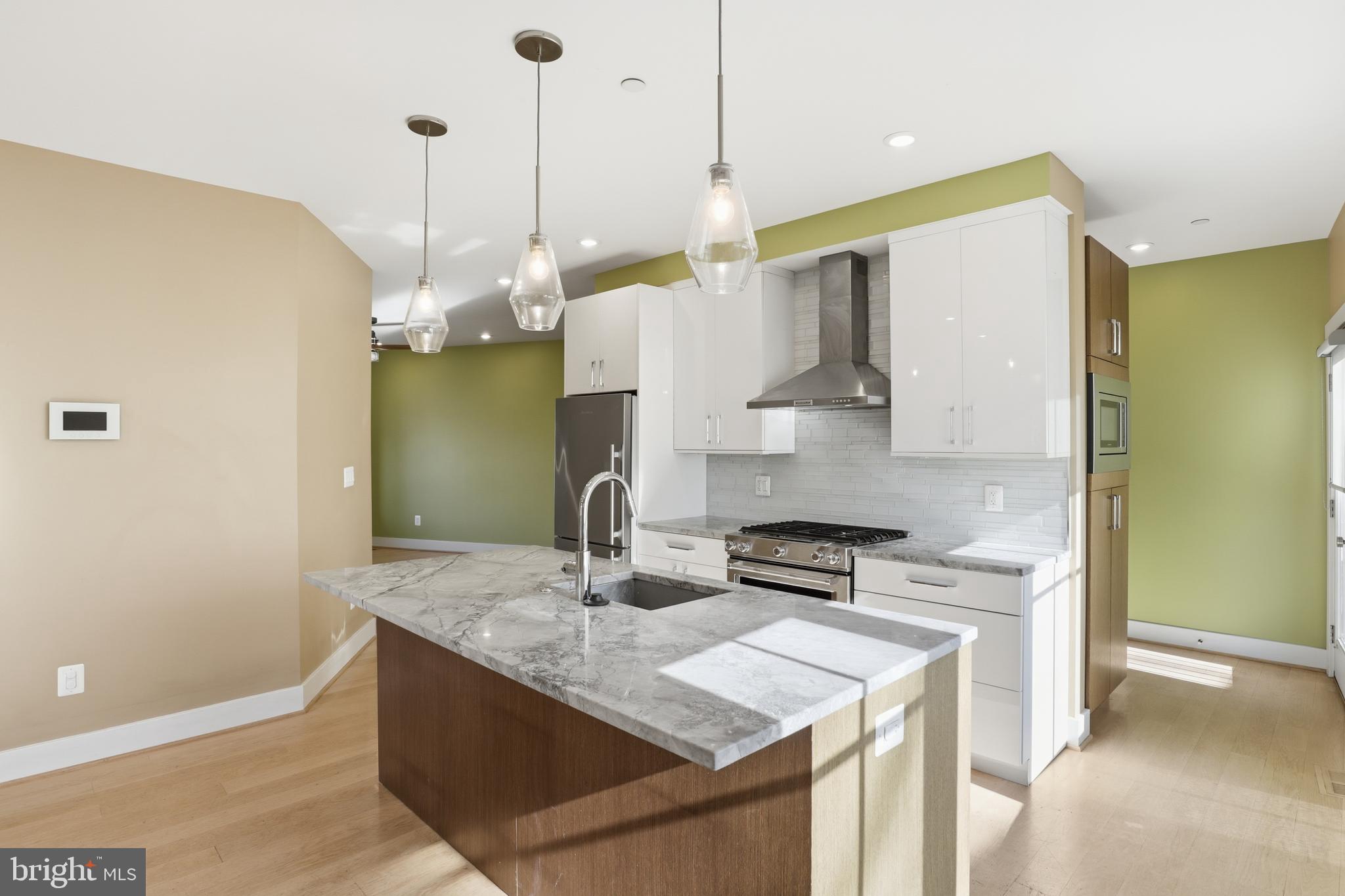 1301 POTOMAC AVENUE SE 2