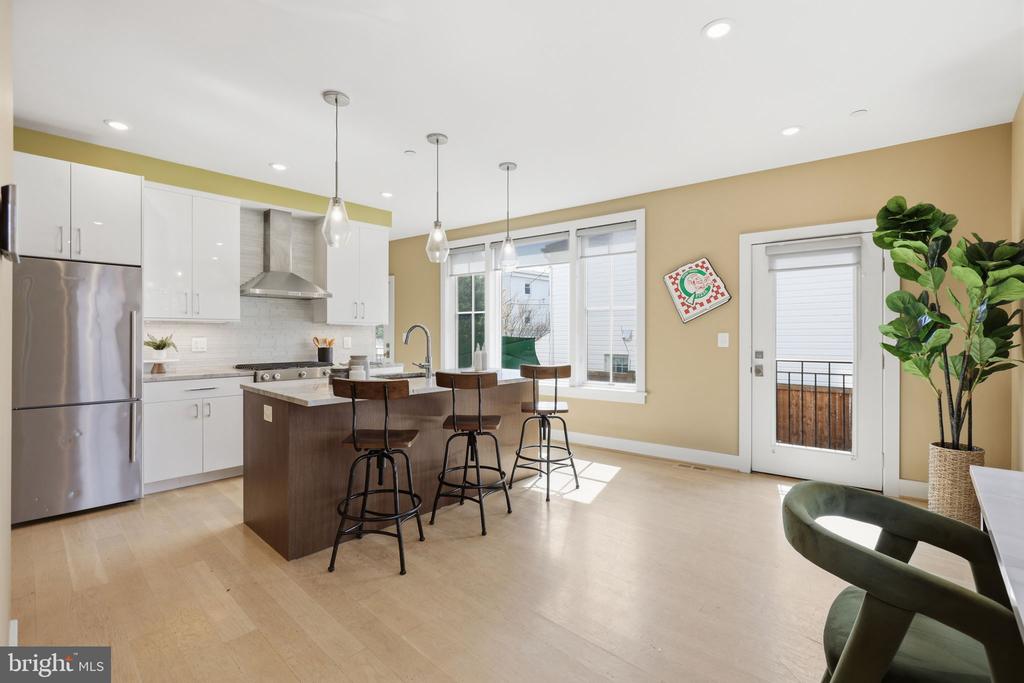1301 POTOMAC AVENUE SE 2
