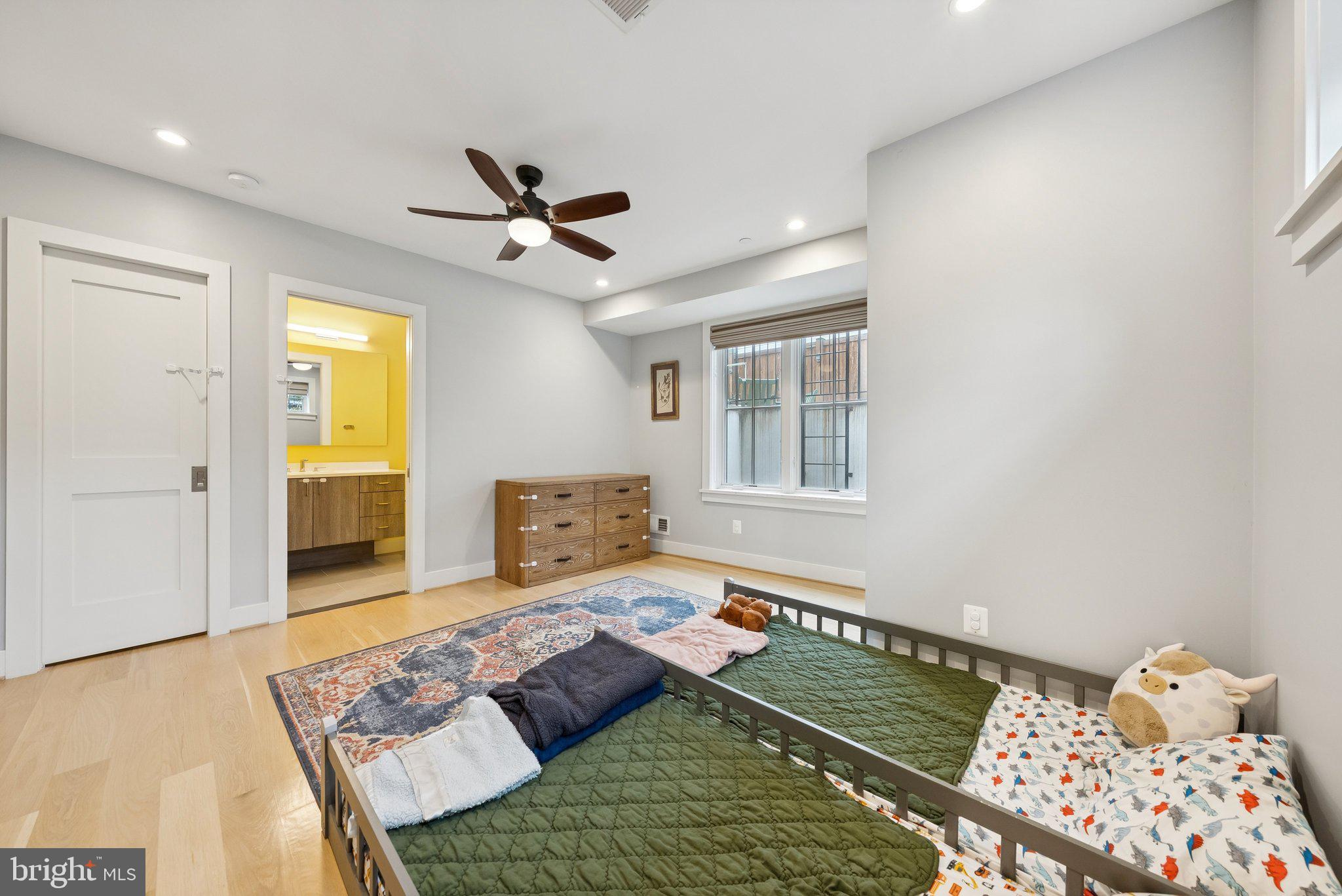 1301 POTOMAC AVENUE SE 2