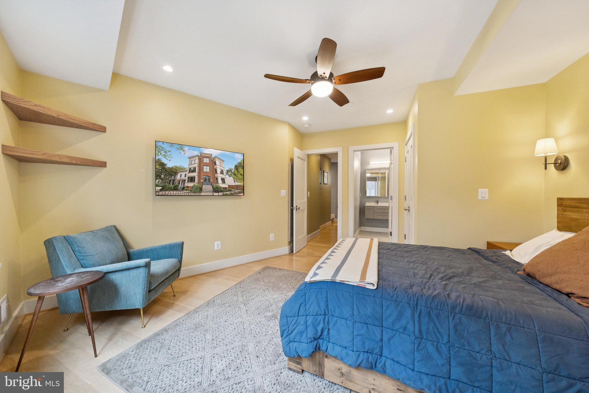 1301 POTOMAC AVENUE SE 2