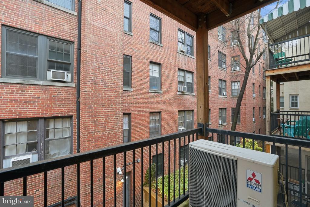 5112 CONNECTICUT AVENUE NW 204