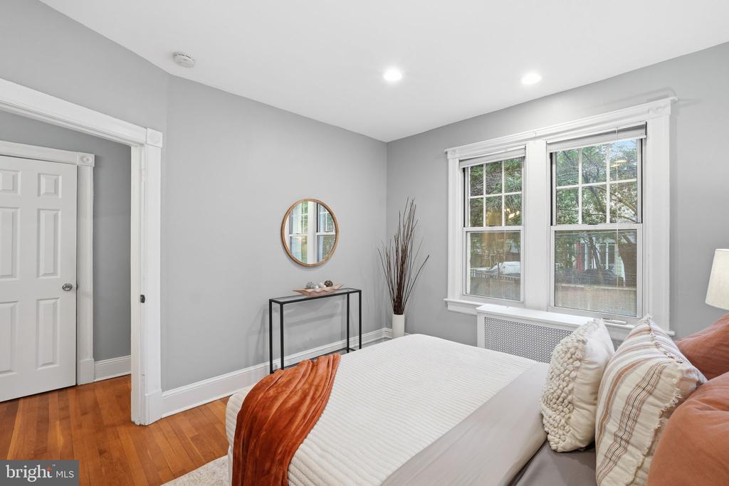 5112 CONNECTICUT AVENUE NW 204