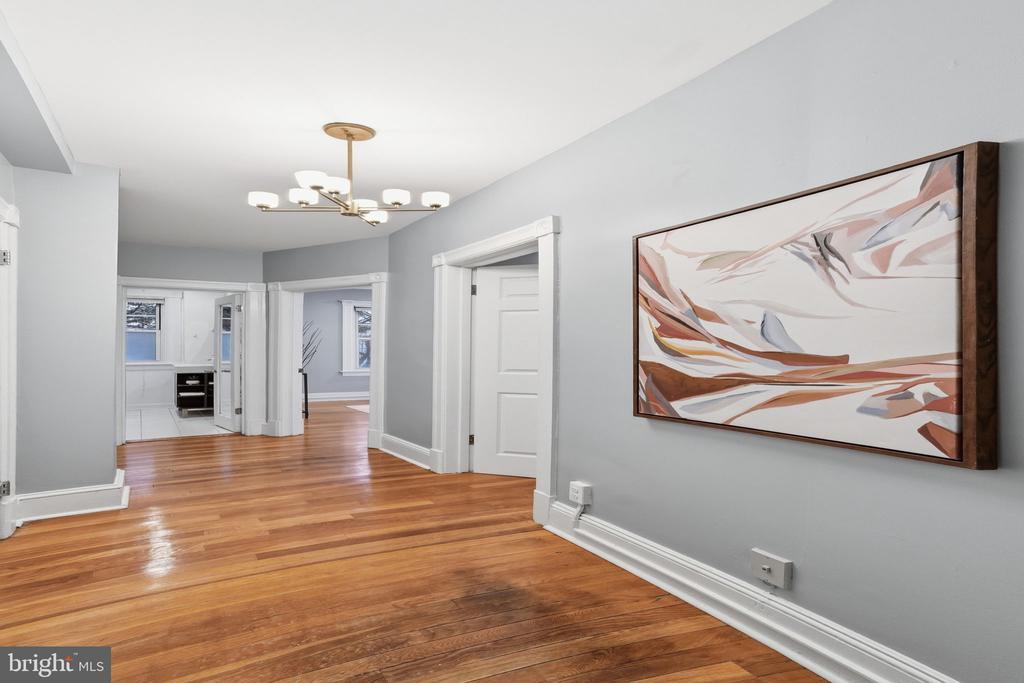 5112 CONNECTICUT AVENUE NW 204