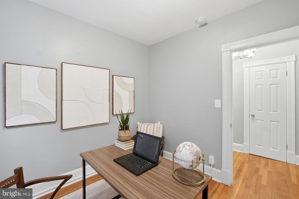5112 CONNECTICUT AVENUE NW 204