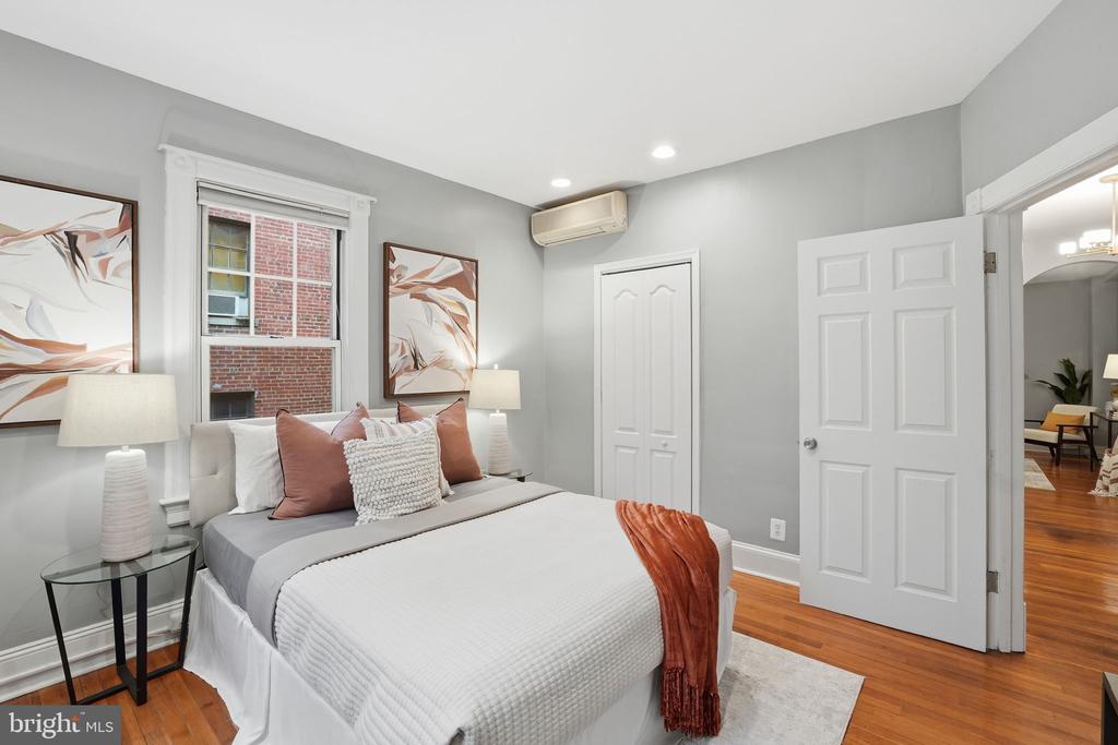 5112 CONNECTICUT AVENUE NW 204