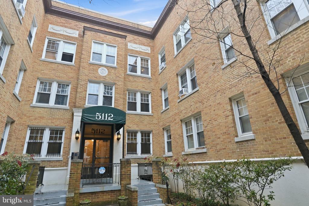 5112 CONNECTICUT AVENUE NW 204
