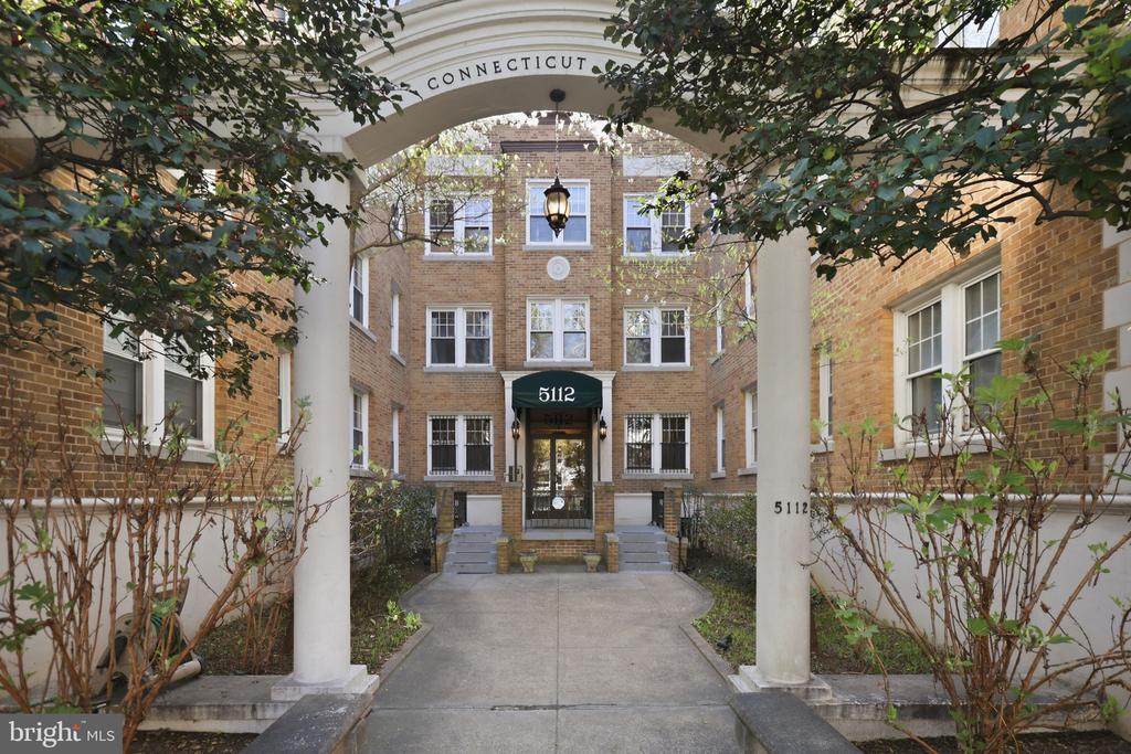 5112 CONNECTICUT AVENUE NW 303