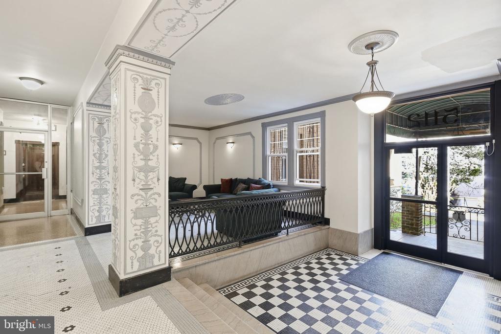5112 CONNECTICUT AVENUE NW 303