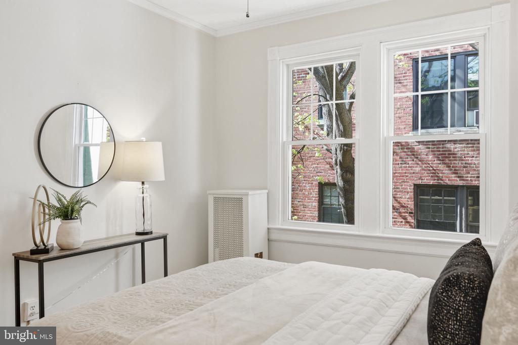 5112 CONNECTICUT AVENUE NW 303