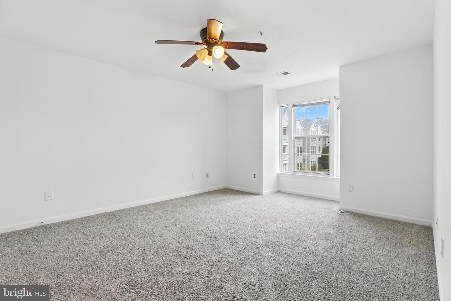 7655 Gladstone Rd #5