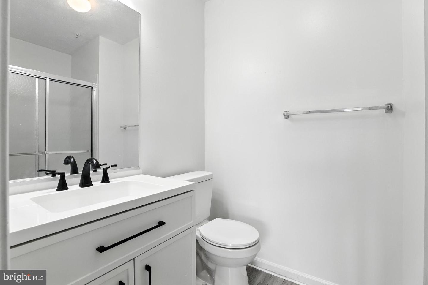 7655 Gladstone Rd #5