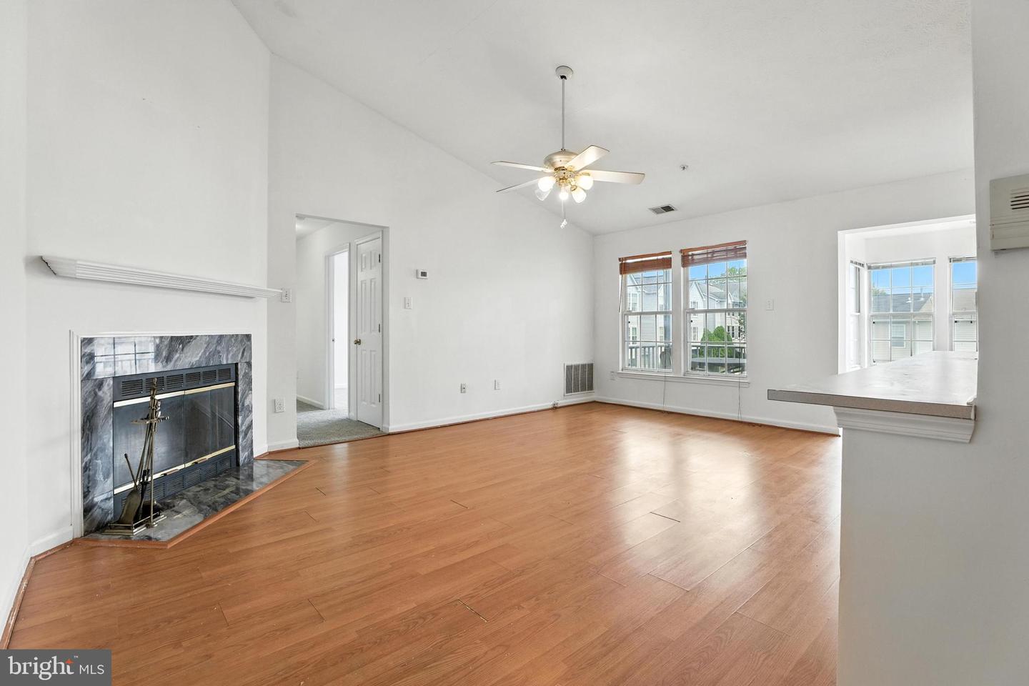 7655 Gladstone Rd #5