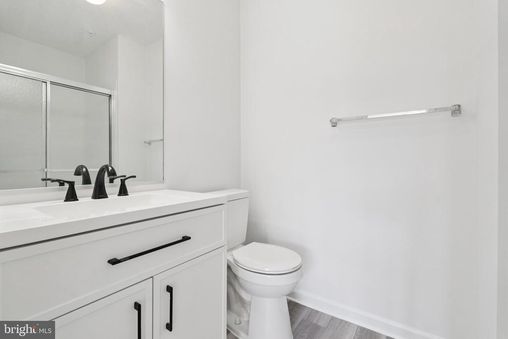 7655 Gladstone Rd #5