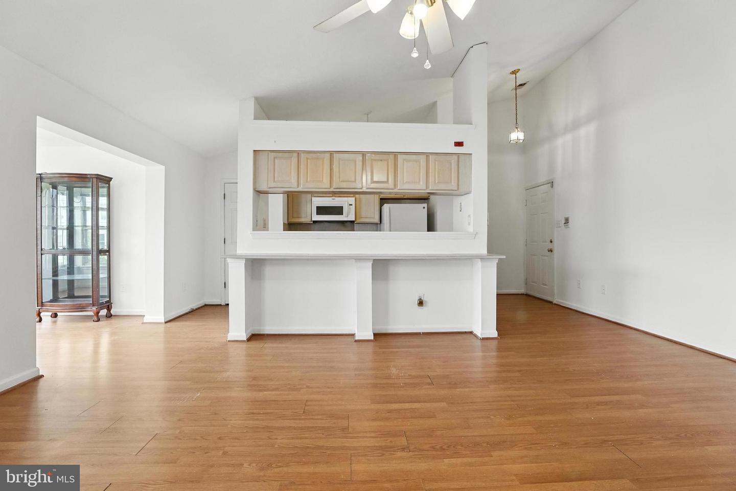 7655 Gladstone Rd #5
