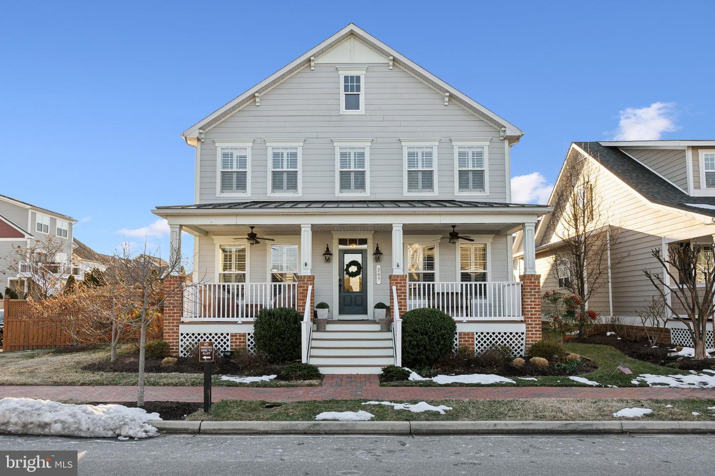 209 Evelyne Street