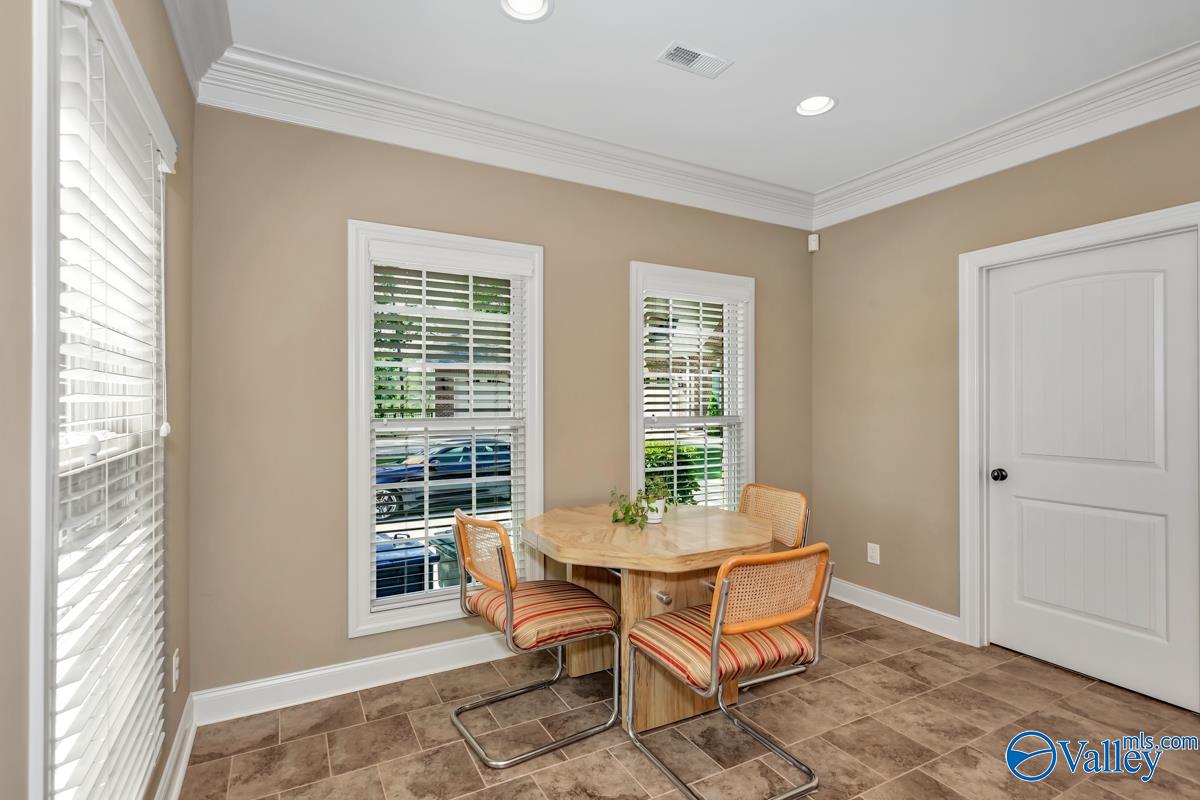 30 Elm Ridge Boulevard SW