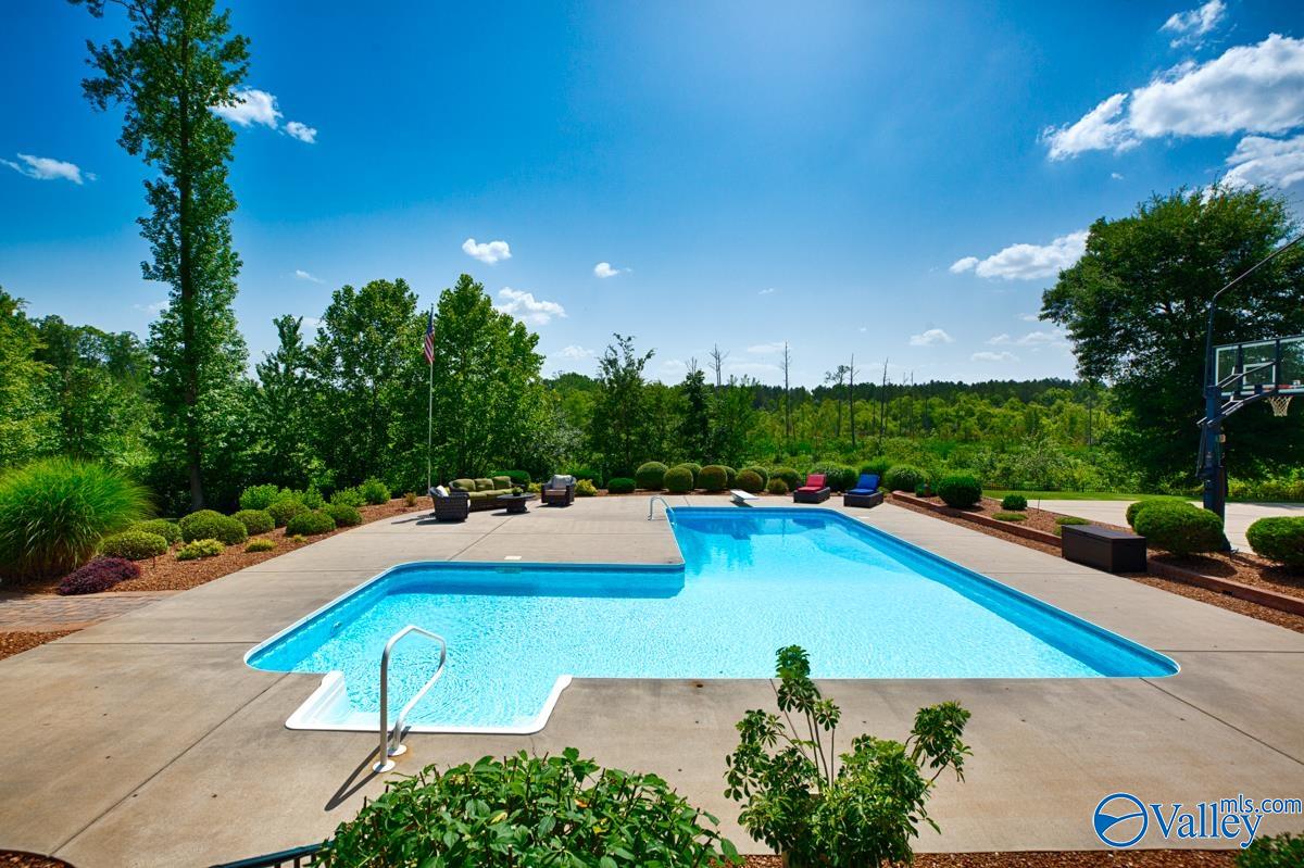 30 Elm Ridge Boulevard SW
