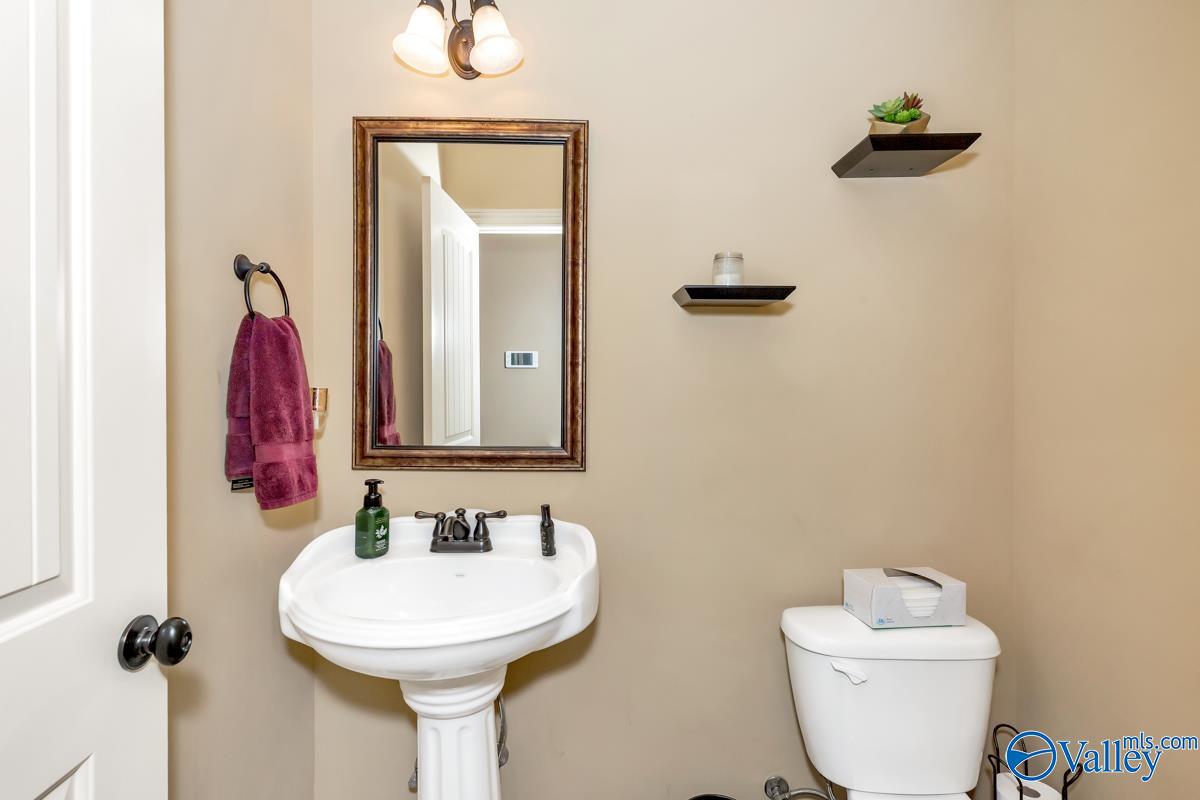 30 Elm Ridge Boulevard SW