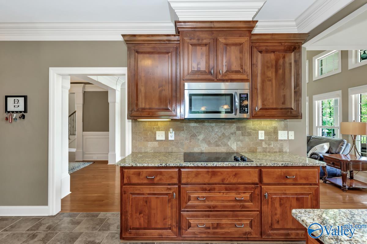 30 Elm Ridge Boulevard SW