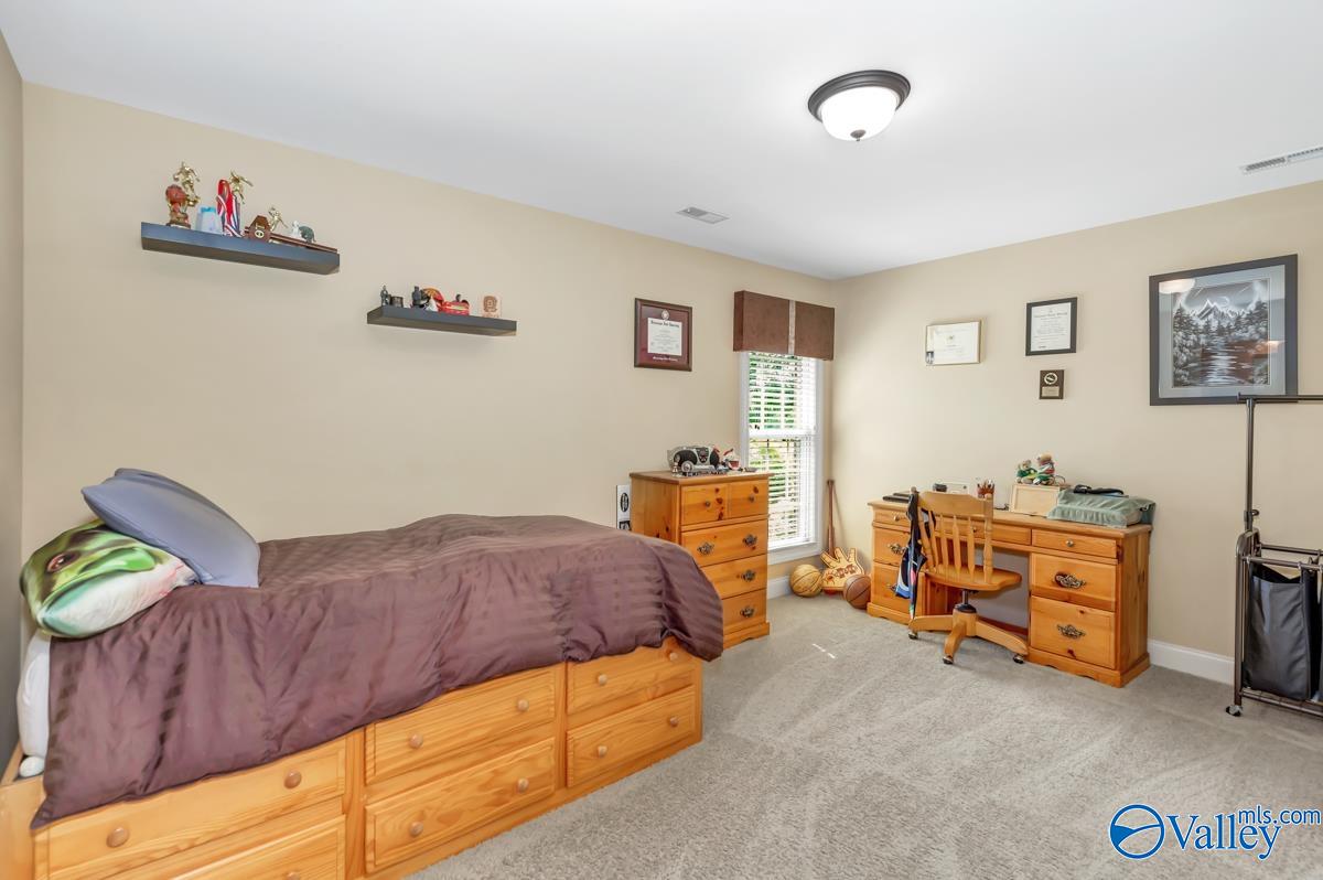 30 Elm Ridge Boulevard SW