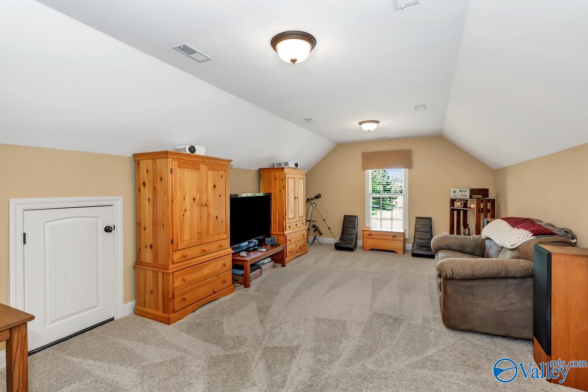 30 Elm Ridge Boulevard SW