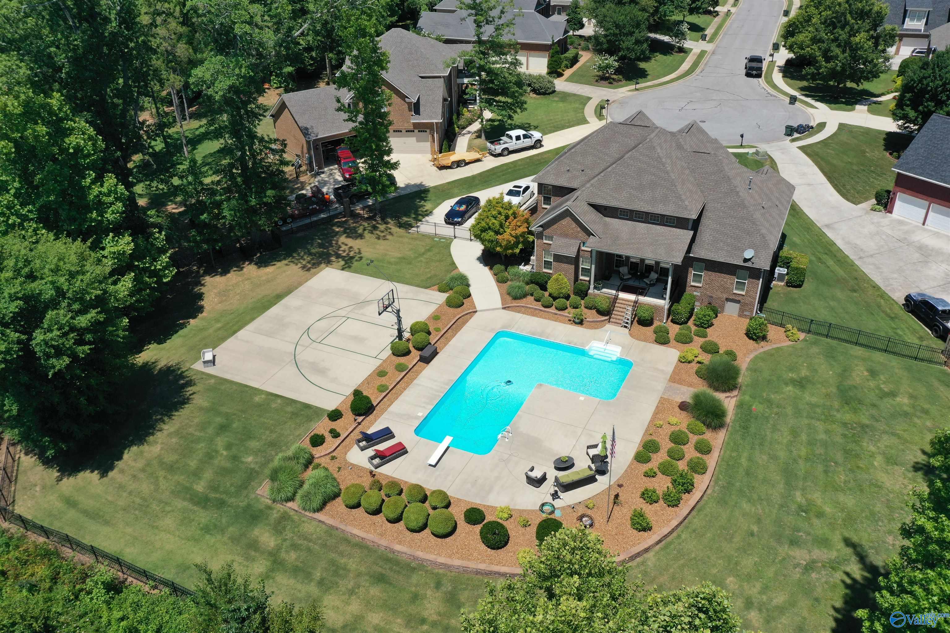 30 Elm Ridge Boulevard SW
