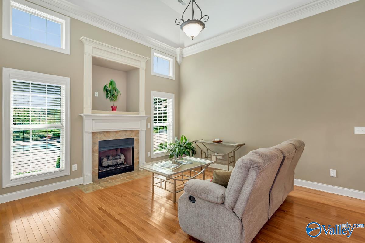 30 Elm Ridge Boulevard SW